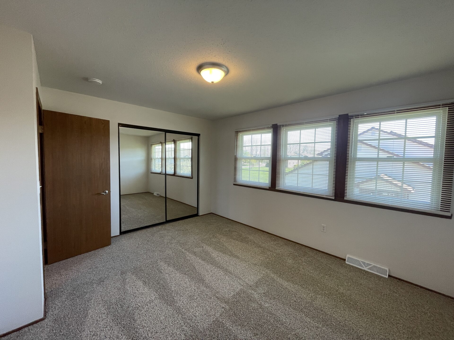 2703 Vineyard Drive